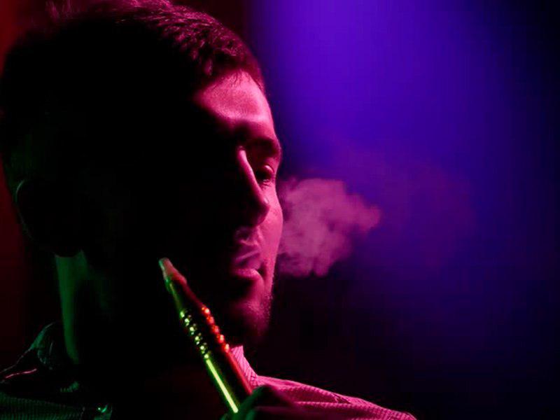 Что подарить кальянщику: крутые подарки для любителей густого дыма